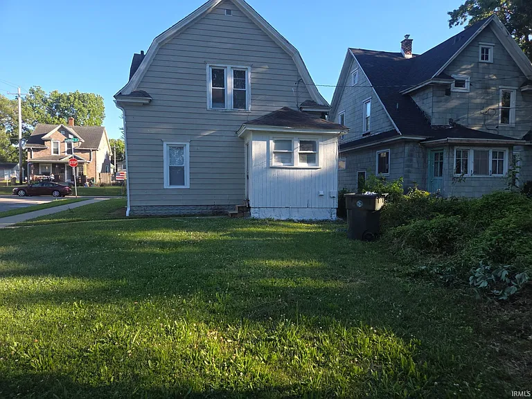 1149 E Indiana Ave — Photo 25