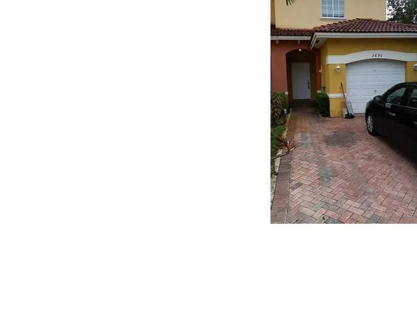 3690 NW 29th Ct, Lauderdale Lakes, FL 33311