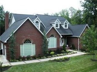 2 W Coventry Woods, South Charleston, WV 25309