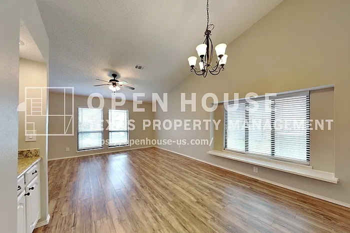 4403 Santa Cruz Ln — Photo 5