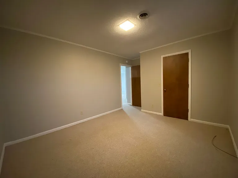 104 Skyview Dr — Photo 9