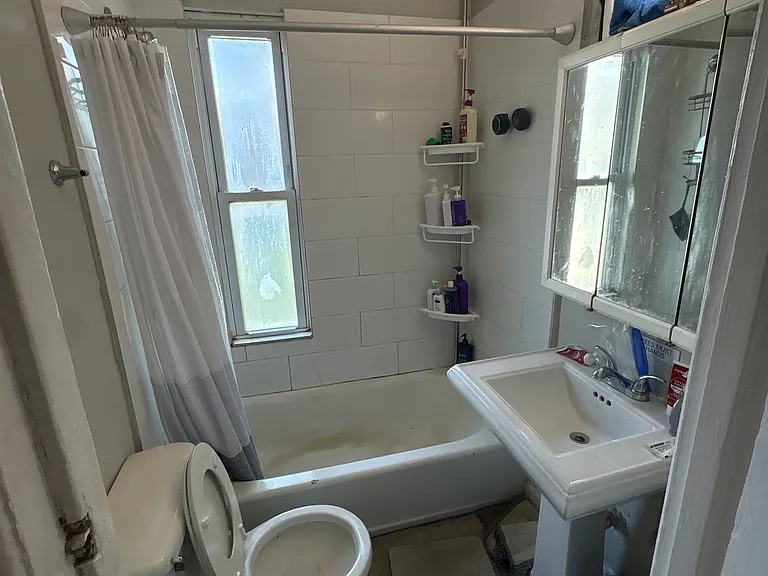 2141 Maple Ave — Photo 8
