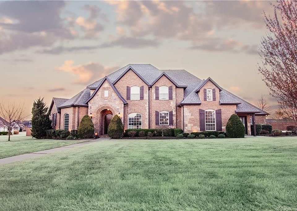 1st image of 3699 N Hayfield Cir