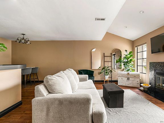 2nd image of 4250 Porte De Palmas Unit 55