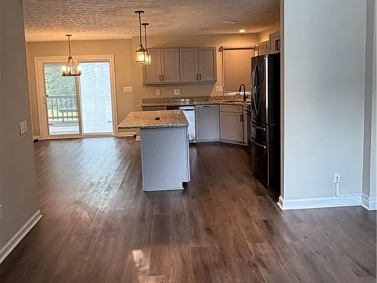 4345 Frontenac Dr — Photo 5