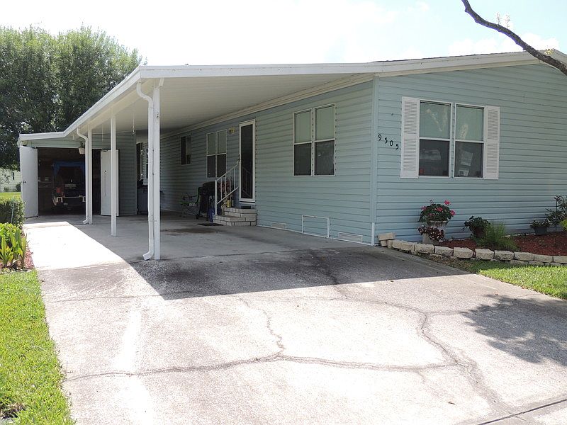 Front showing carport 