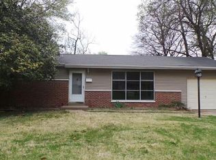 8915 Comstock Dr, Saint Louis, MO 63132