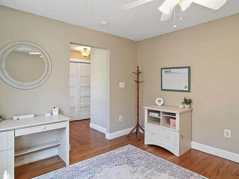 627 Lakeview Dr — Photo 17
