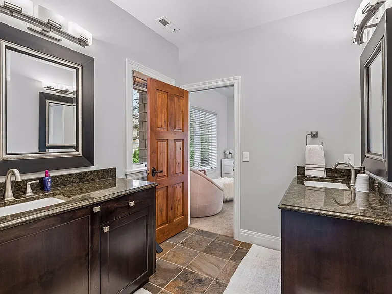 15700 Portico Dr — Photo 49