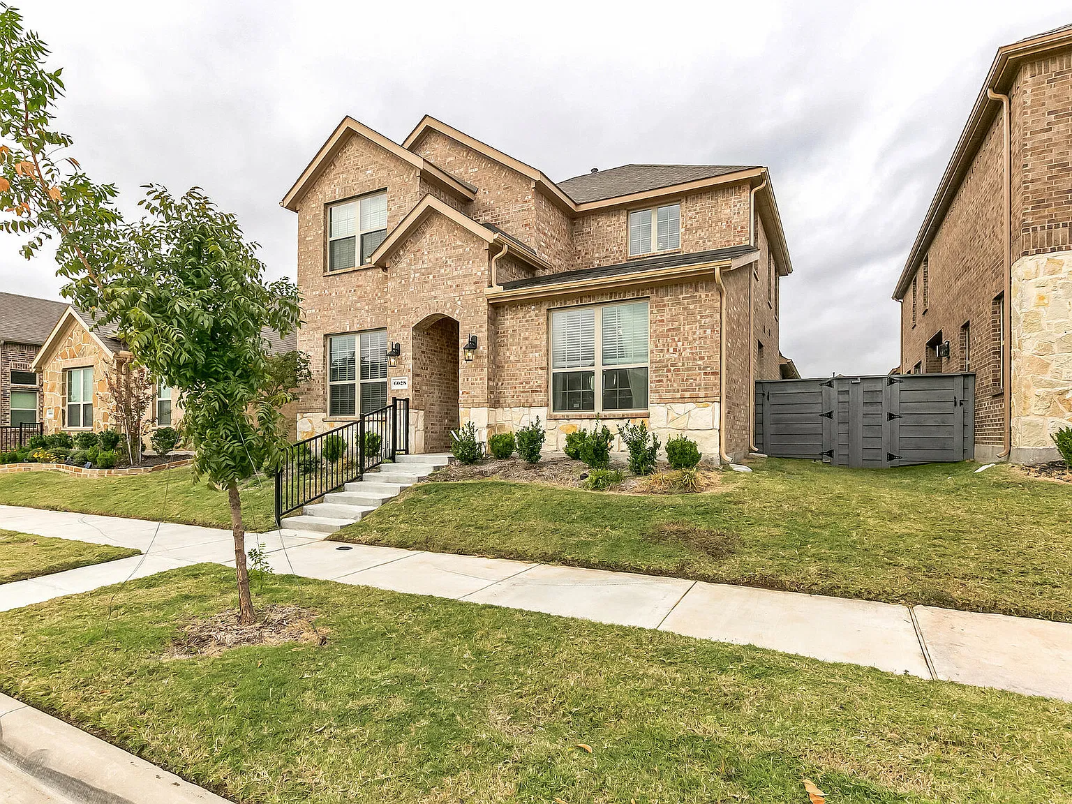 4 bed, 2286 sqft, $2,650 — Photo 2