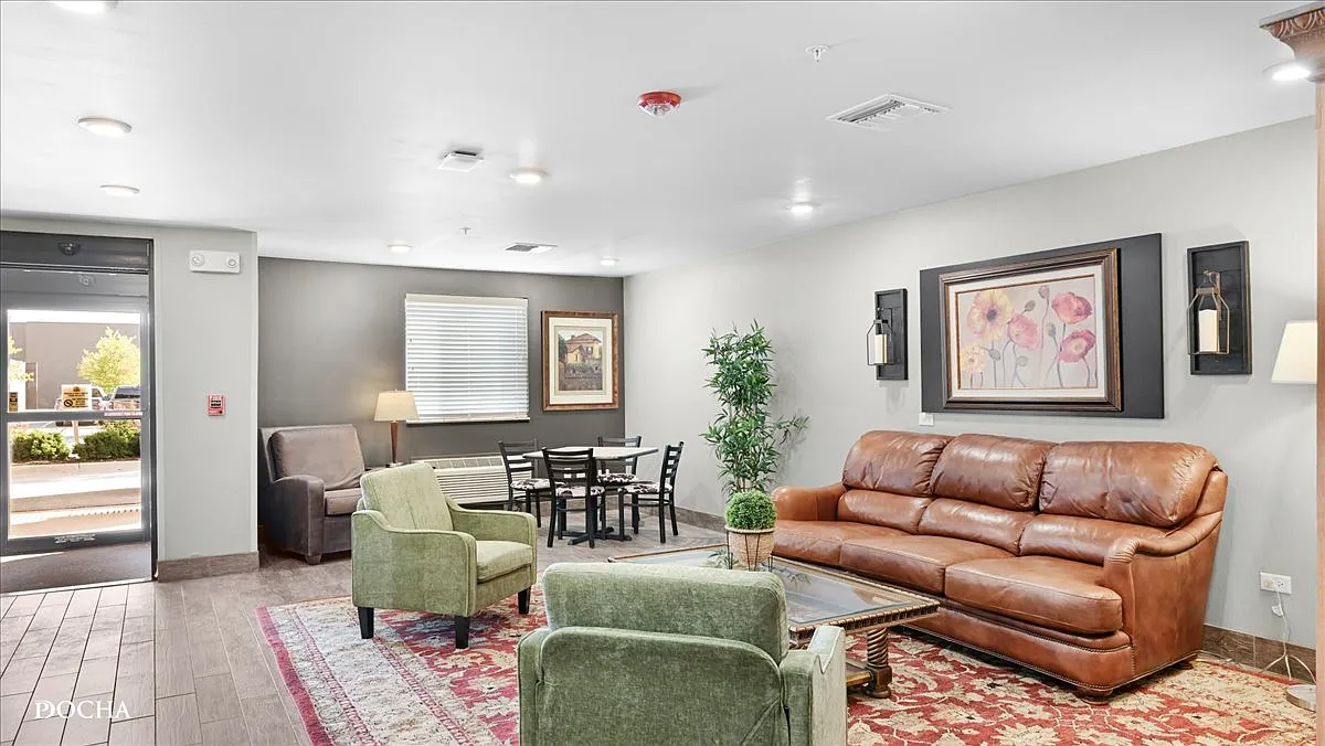 Photo 2 of 23 - 1000 Kilbery Ln #321 - North Aurora, IL Lobby lounge area - 1000 Kilbery Ln #321