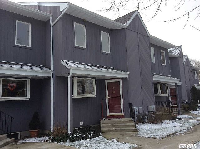 1st image of 10 Anthony Dr
