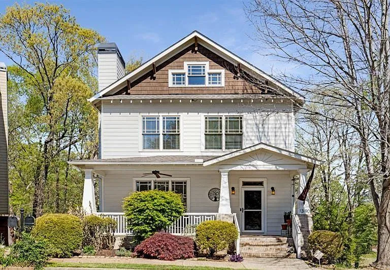 1390 Marion Walk SE — Photo 1