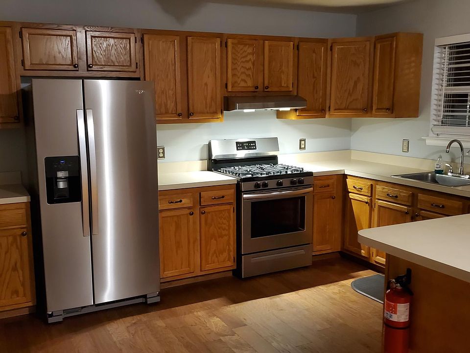 1st image of 251 Tulip St