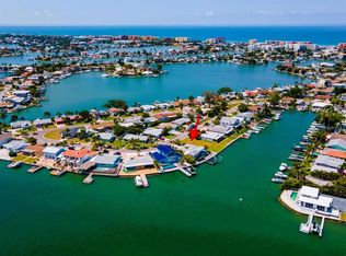 320 176th Avenue Cir, Redington Shores, FL 33708