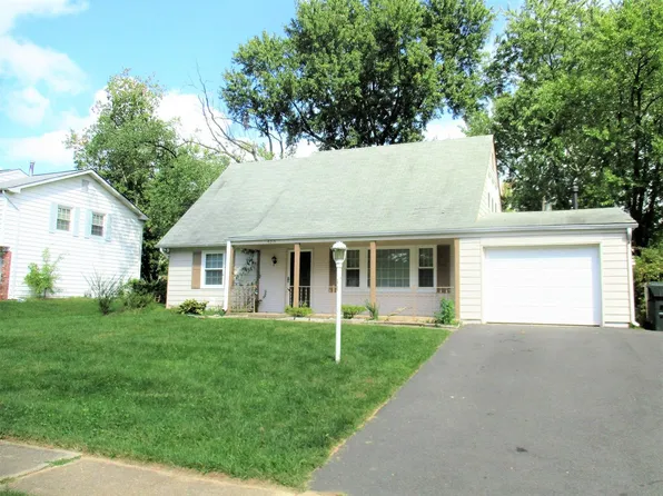 4213 Maylock Ln, Fairfax, VA 22033