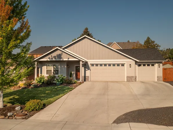 2745 SW 32nd St, Redmond, OR 97756