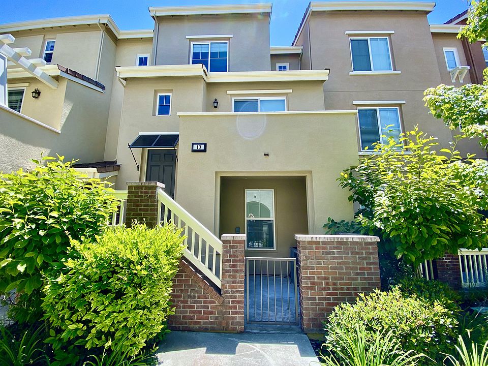 1st image of 10 Muller Pl #1