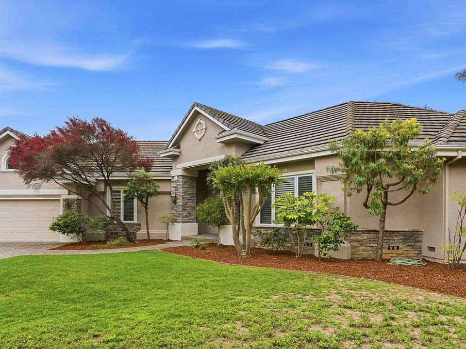 1st image of 899 Vista Del Roble Pl