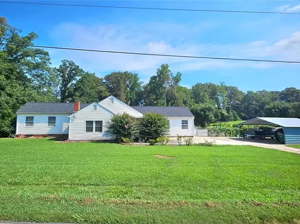 1943 Old Hollow Rd, Walkertown, NC 27051
