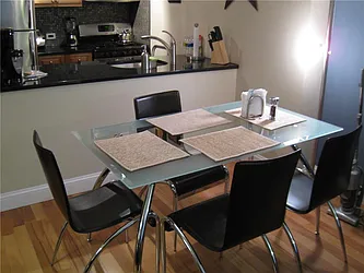 Rented by R New York