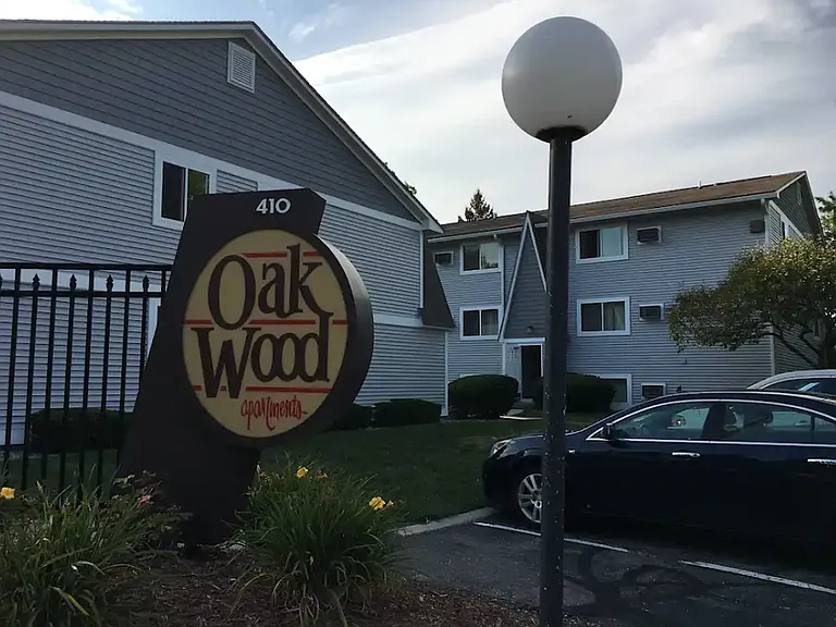 Oakwood Apartments — Photo 1