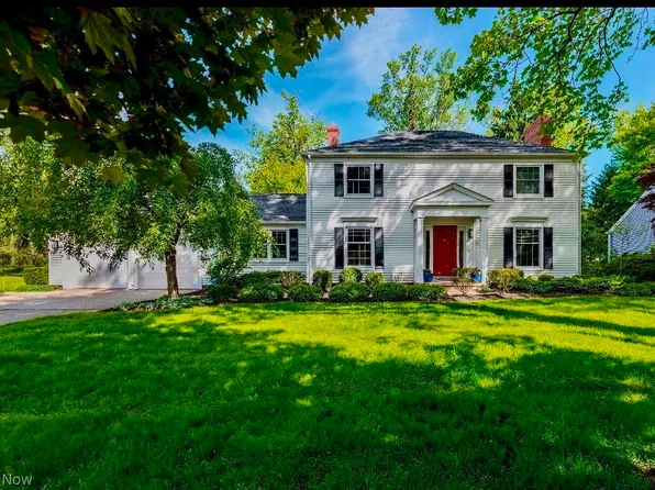 18838 Canyon Rd, Fairview Park, OH 44126