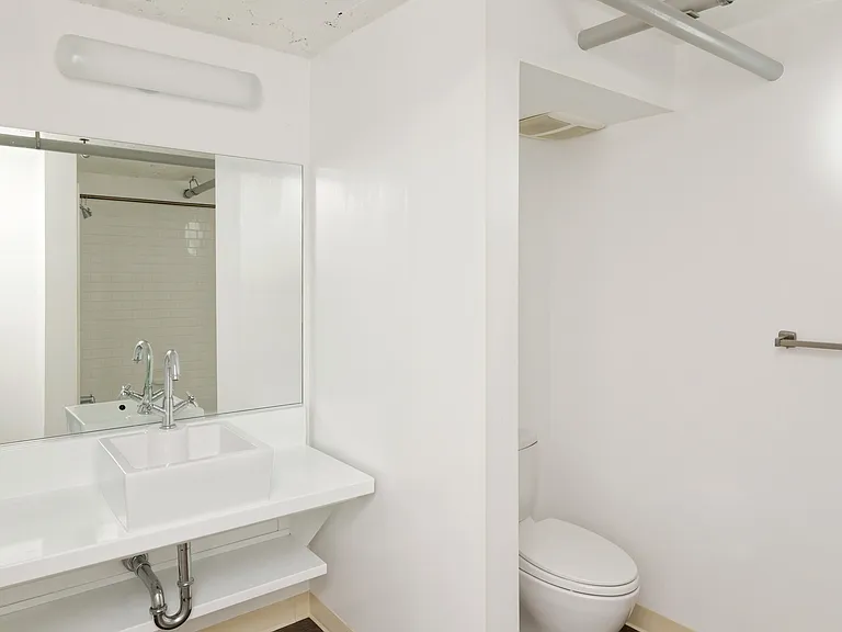 1201 Pine St #306 — Photo 19