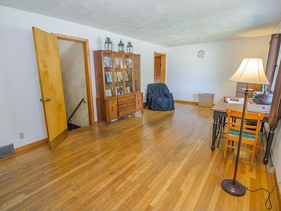 5th image of 101 Eastwood Dr