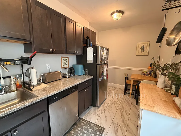 55 Linden St #12 — Photo 15