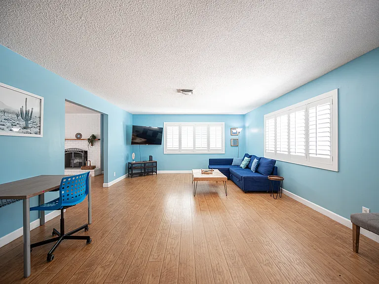 1313 Hillside Pl — Photo 2