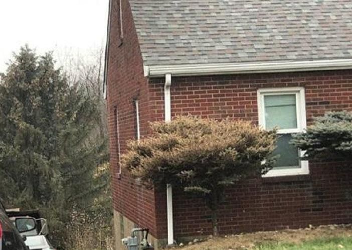 2nd image of 122 Wilkins Ave