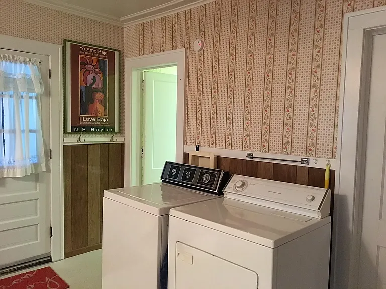 412 Whiteview Rd #1 — Photo 3