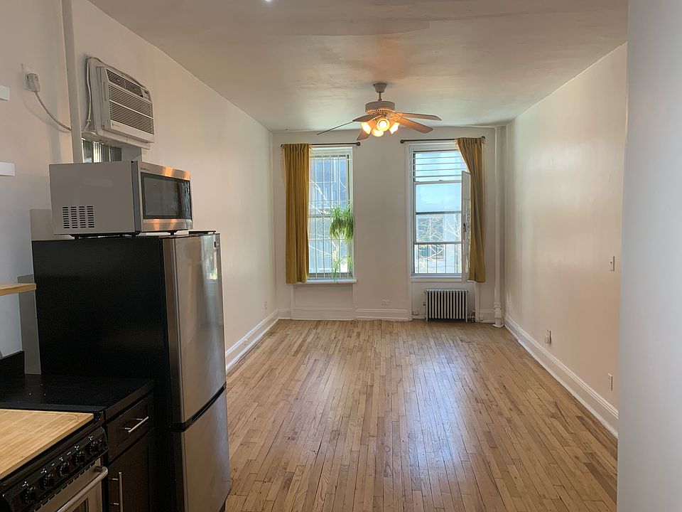 2nd image of 215 E 29th St APT 23