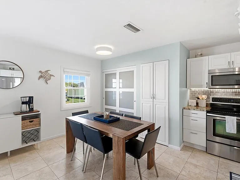 5174 Beach Dr SE #D — Photo 13