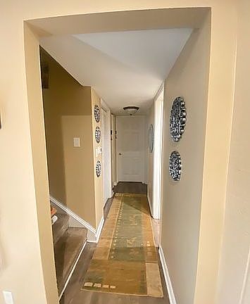 5th image of 563 Ayrshire Way APT C