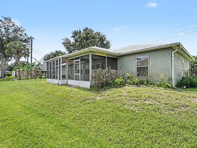880 Vocelle Ave — Photo 27
