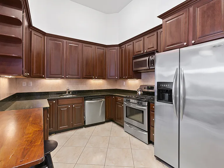 182 Norfolk St #3 — Photo 5