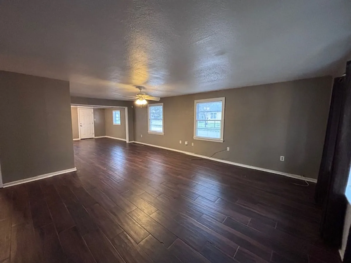 Building Photo - 3906 S Barrow Dr