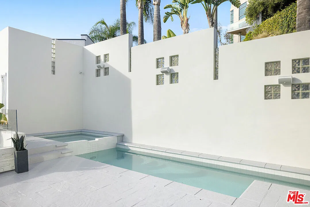 2231 Sunset Plaza Drive - 1 — Photo 3