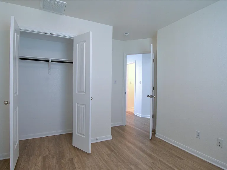 4711 Giordano Dr — Photo 17