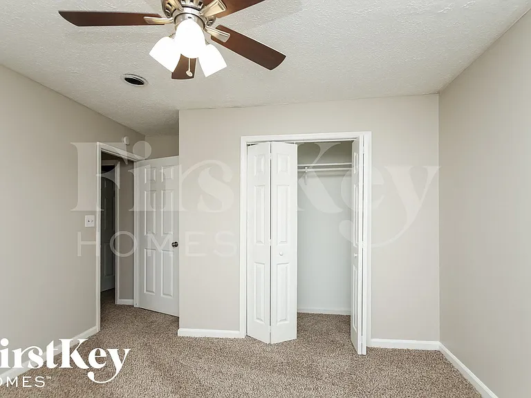 4042 Hampton Ct — Photo 12