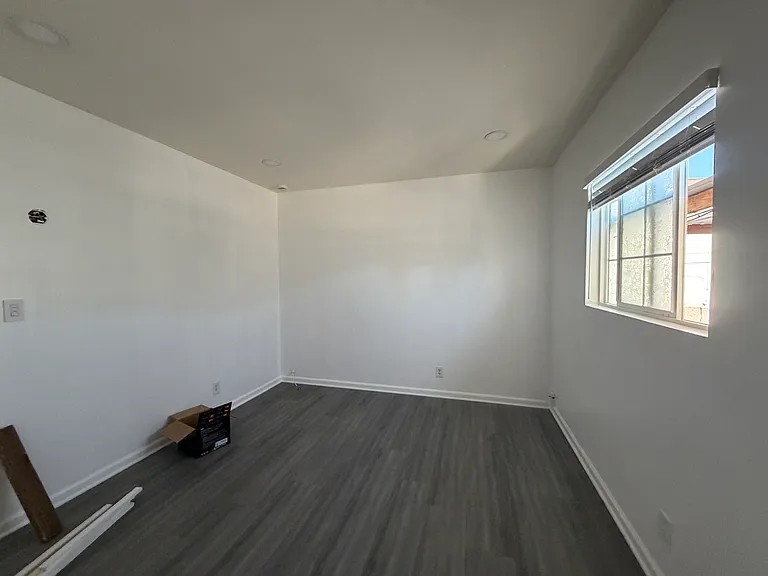 3316 W 112th St #1 — Photo 3