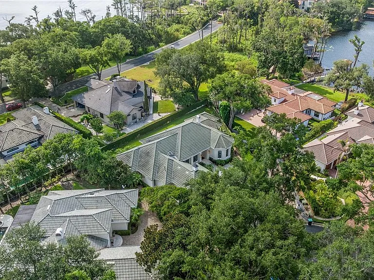9701 Lake Isleworth Ct — Photo 46