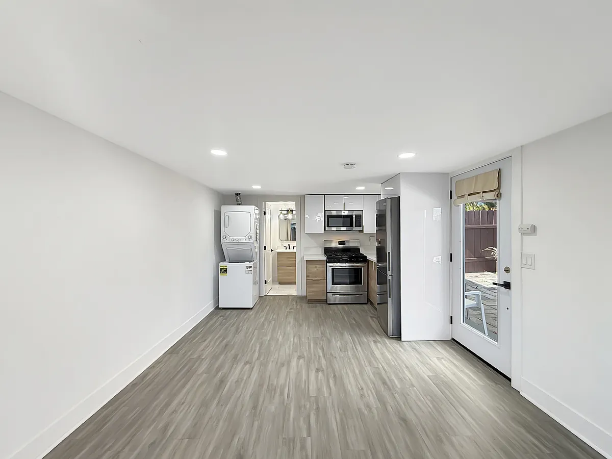 Building Photo - 8348 Ivory Coast Dr #2