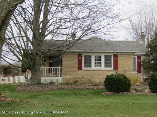 9105 Walker Rd, Ovid, MI 48866