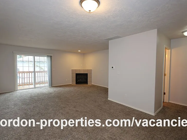 16913 NE Halsey St — Photo 14