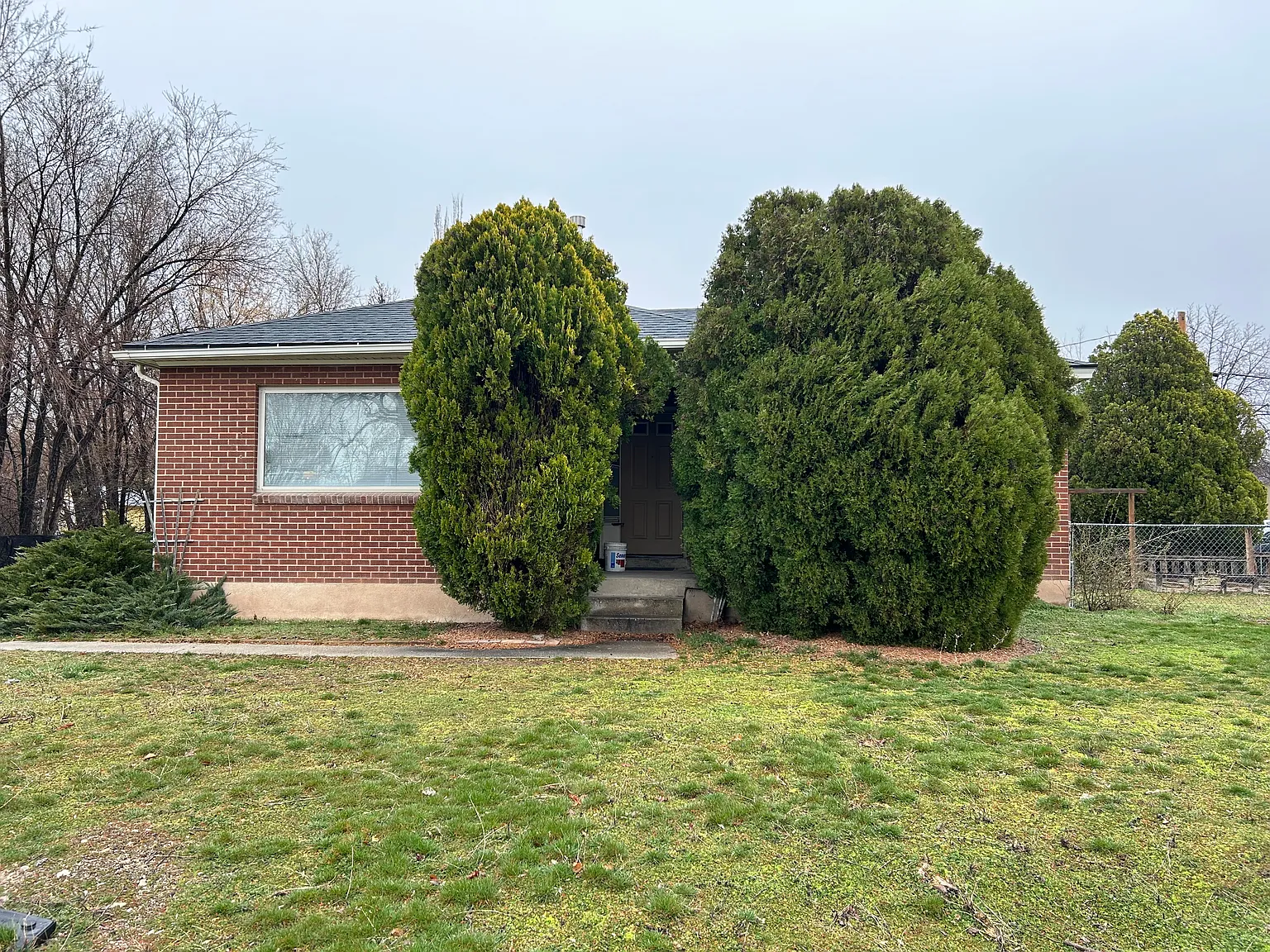 2 bed, 2000 sqft, $595 — Photo 1