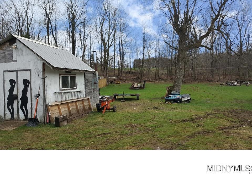 2nd image of 9576 Maple Ave
