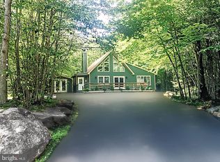 351 Maxatawny Dr, Pocono Lake, PA